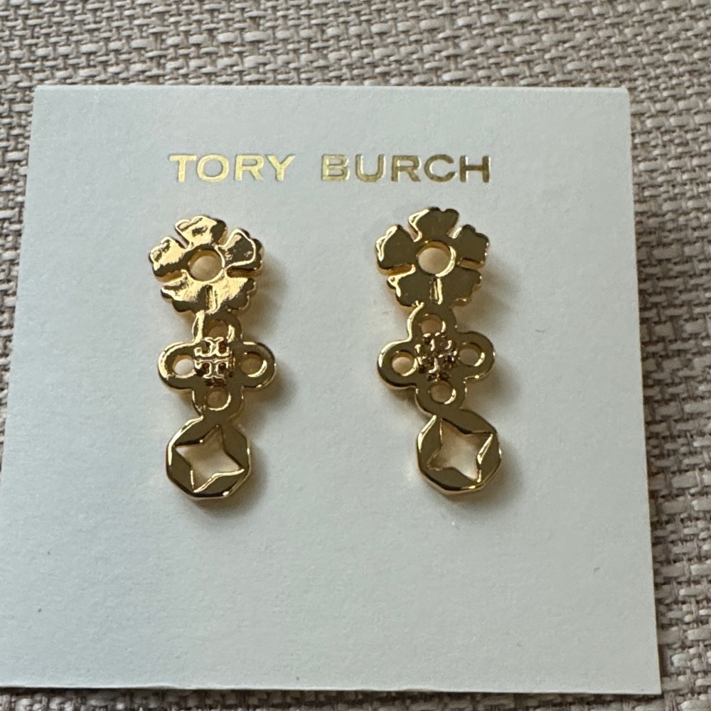 NWOT Tory Burch Forget Me Not Cluster Stud Earring
